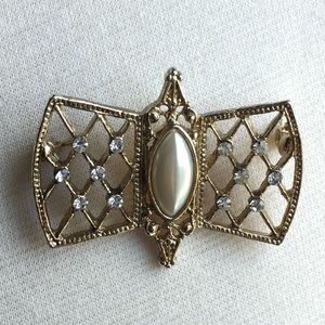 Vintage Brooch with Rhinestones & Faux Pearl
